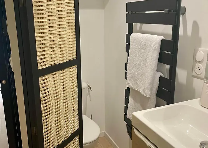 L'amour A La Apartment *